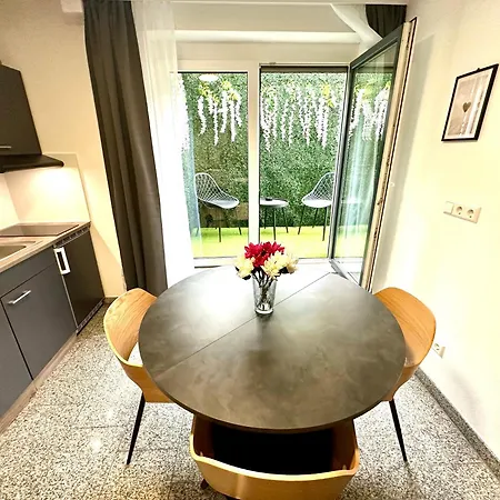 Апартаменты Luxx - Naehe Universitaet-kliniken-parken-kueche-wlan Ульм