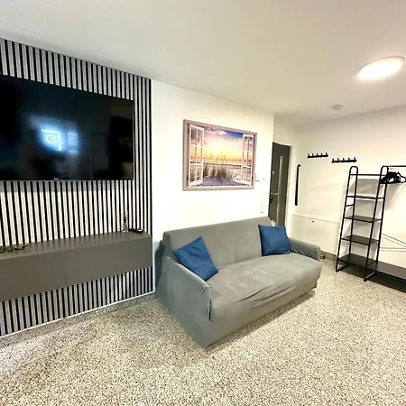 Luxx - Naehe Universitaet-kliniken-parken-kueche-wlan * Ульм