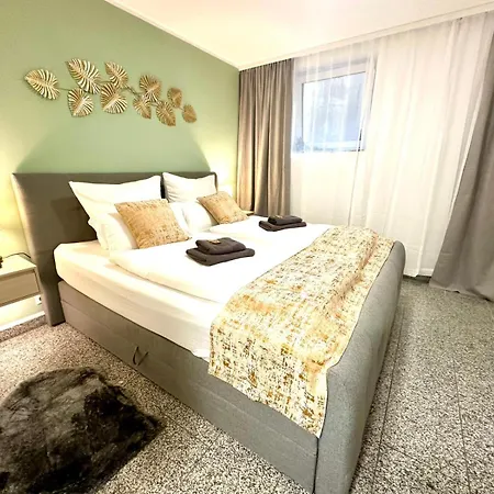 Luxx - Naehe Universitaet-kliniken-parken-kueche-wlan * Ульм