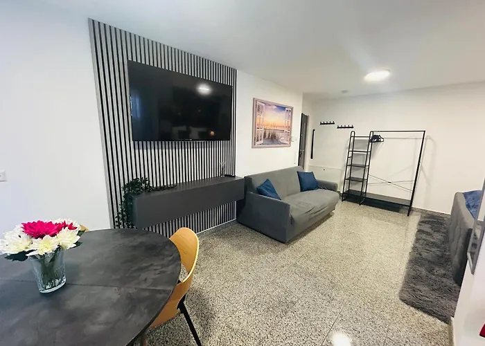 Luxx - Naehe Universitaet-kliniken-parken-kueche-wlan *